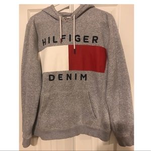 Tommy Hilfiger
Men's Brooks Logo-Print Hoodie.